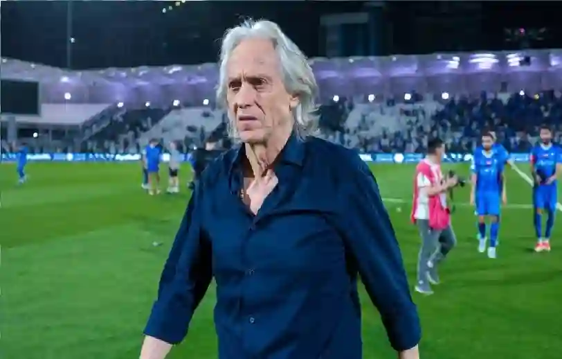 الهلال يقترب من التعاقد مع مدرب عالمي