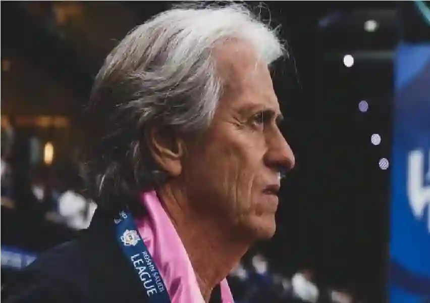 الهلال يعلن قراره النهائي بشأن خيسوس