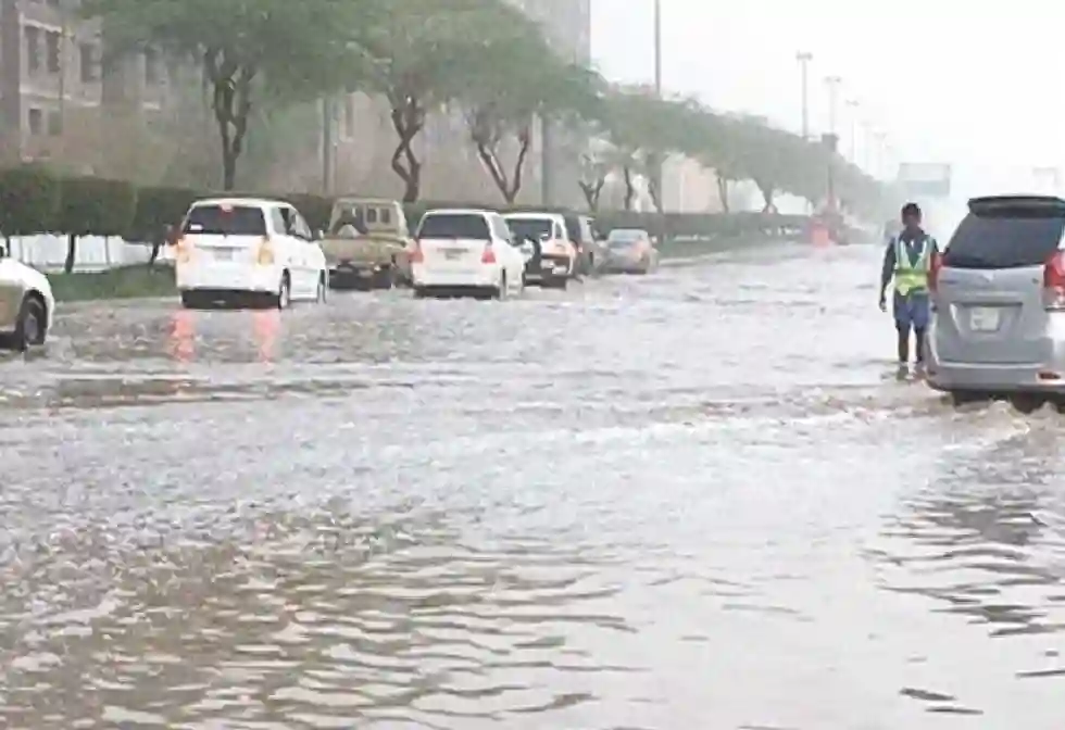 أمطار غزيرة وبرد قارس تجتاح 10 مناطق بالسعودية
