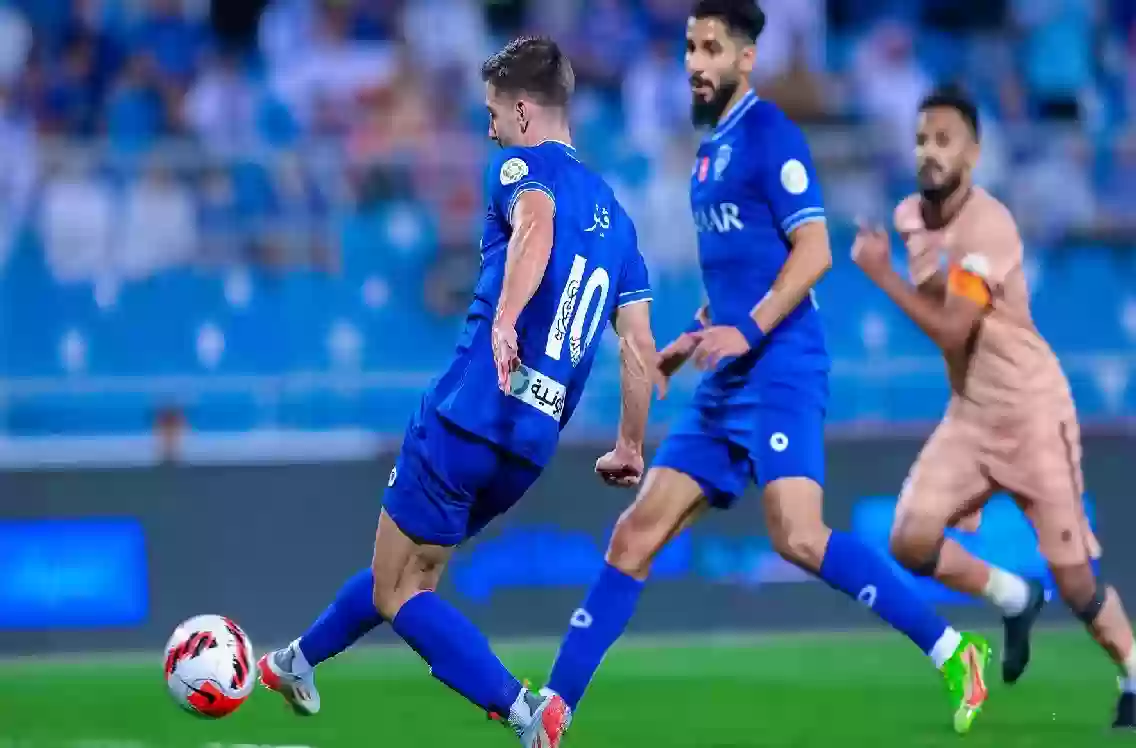 أسعار لا تصدق لتذاكر مباراة الهلال والرائد تشعل المنافسة