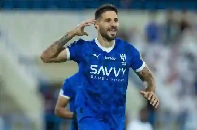 ميتروفيتش يثير القلق قبل مواجهة ضمك