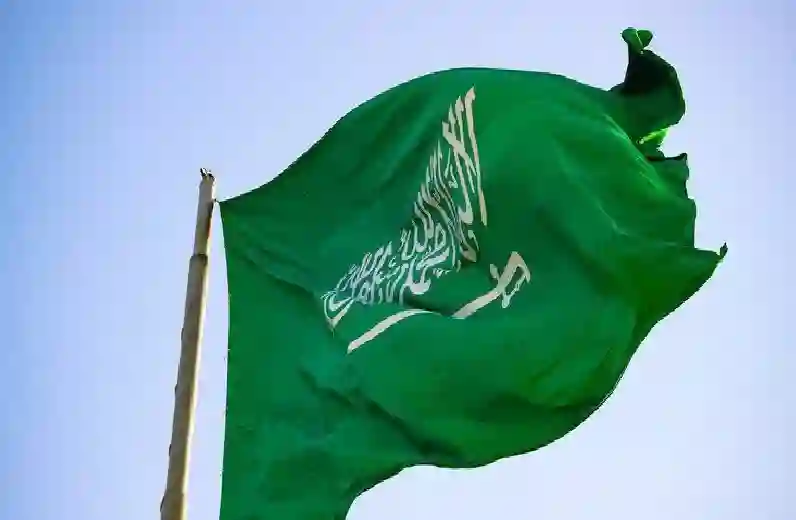قيود مفاجئة على التأشيرات