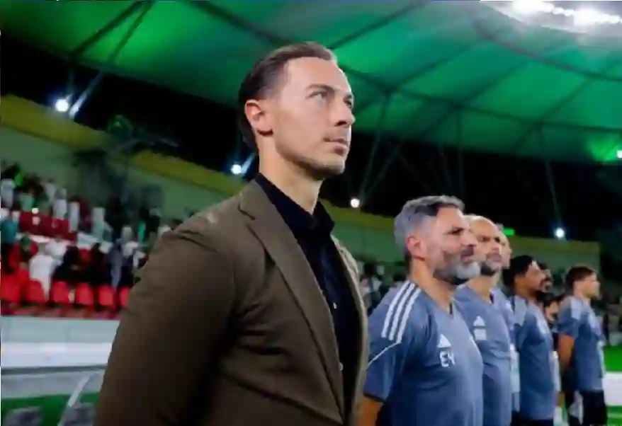 رئيس الأهلي يفجرها: التحكيم يعبث بالدوري
