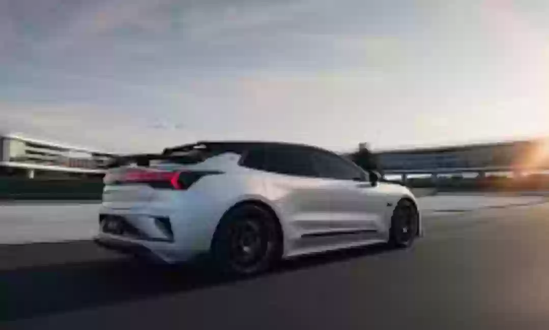 سيارة زيكر 001 فاجشيب 2024