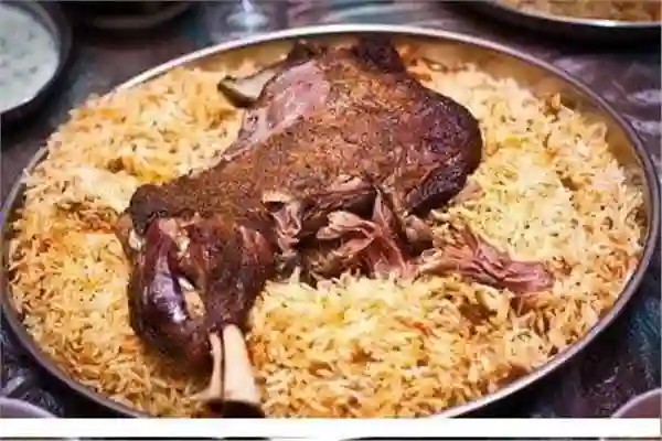 الحنيذ السعودي باللحم 