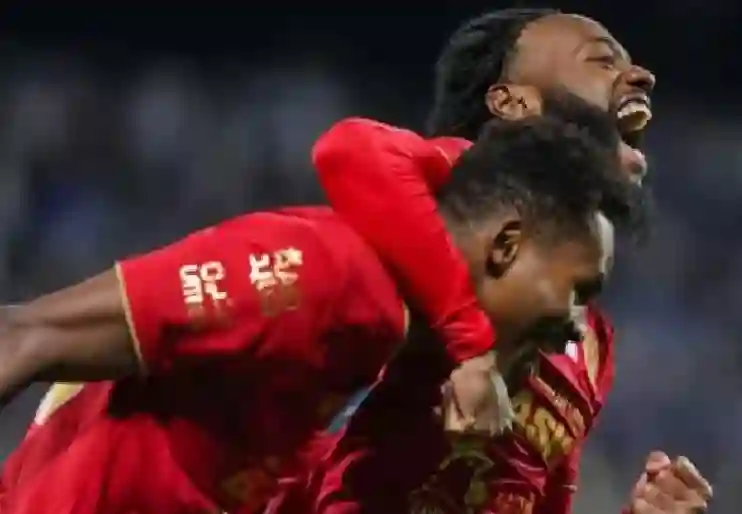 الاتحاد وراء تعثر الهلال أمام ضمك