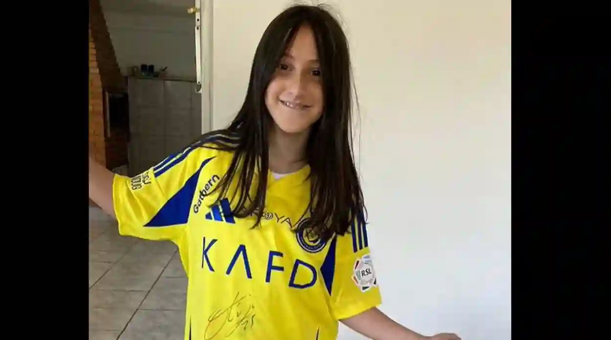 شاهد ابنة أوتافيو تثير الجدل بارتدائها قميص النصر