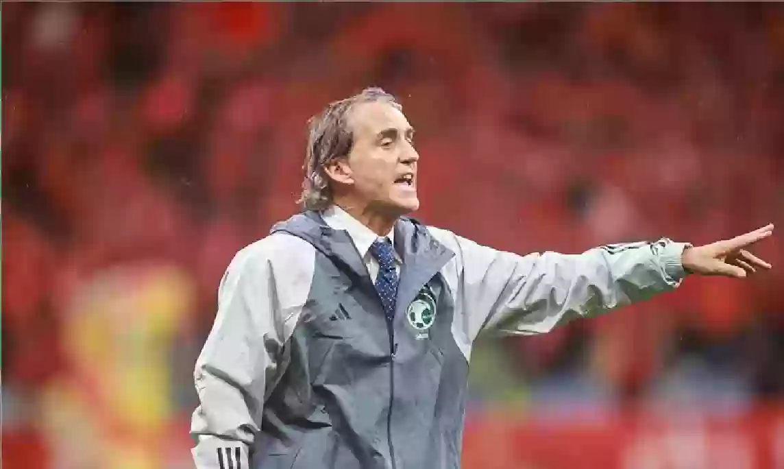 مانشيني يتسبب في استبعاد نجم الهلال بعد اشتباك مثير