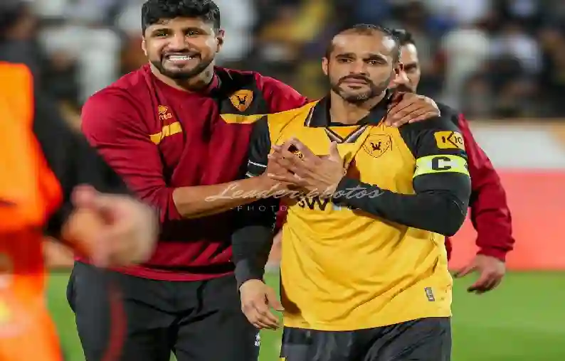 بكاء بدر المطوع بعد تأهل القادسية لنهائي كأس الخليج