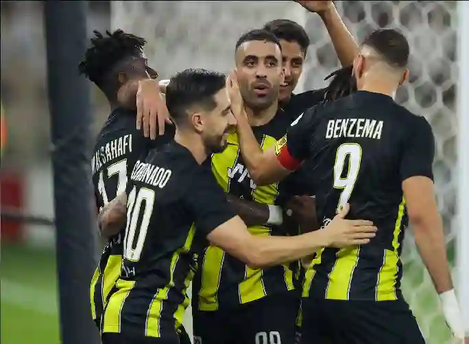 زلزال في الاتحاد رحيل نجم الفريق في وقت قاتل 