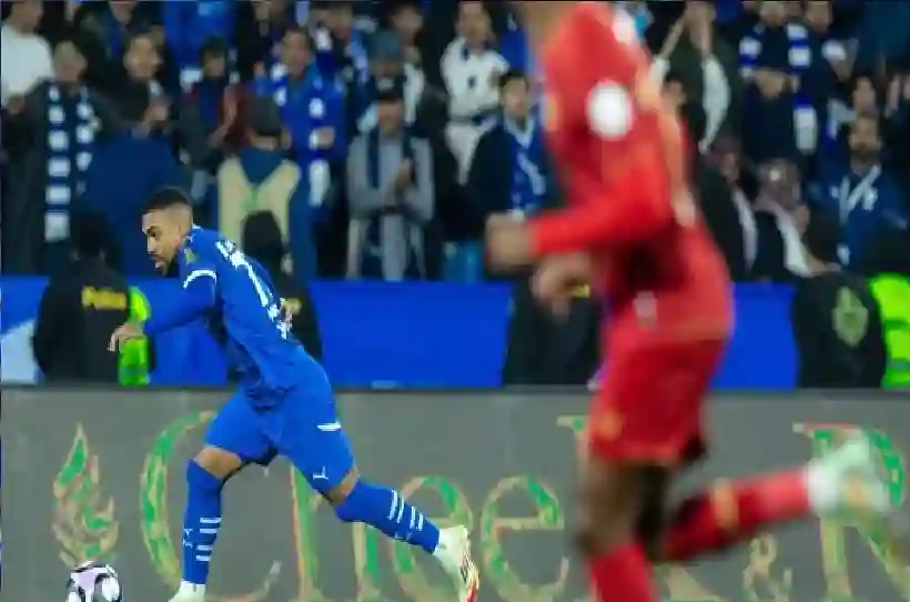 الهلال يفتح النار على الحكم المغمور