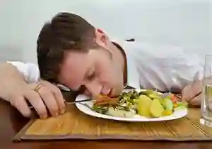 النوم بعد الأكل
