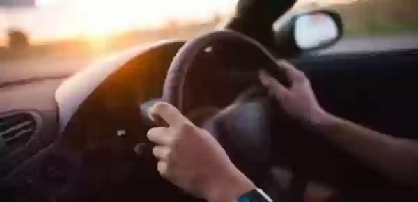 قيادة السيارة