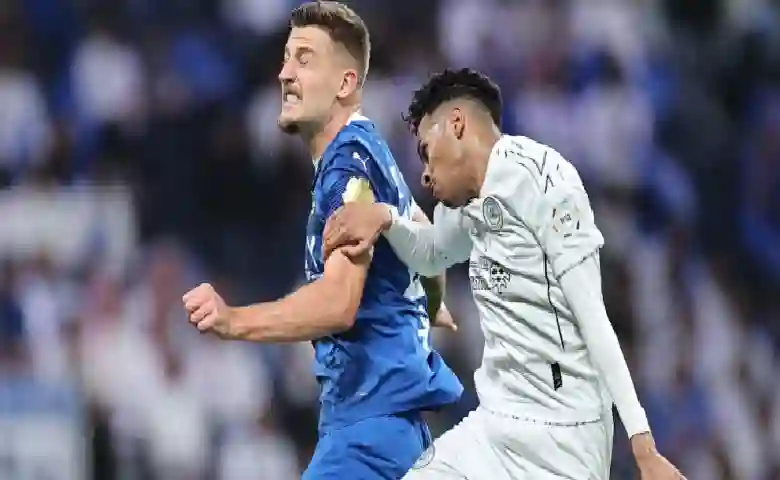 خبير تحكيمي يفضح الهلال