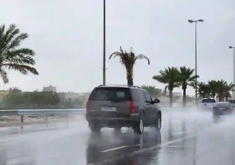 طقس الأربعاء يشهد تقلبات عنيفة وأمطارا غزيرة بهذه المناطق