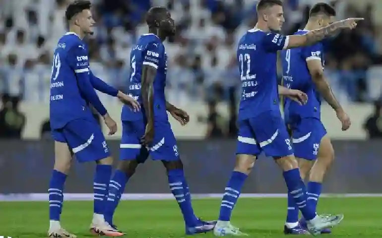 فضيحة إدارية في الهلال
