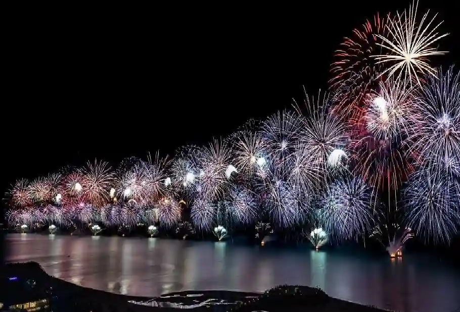 عروض نارية مذهلة في يوم التأسيس السعودي