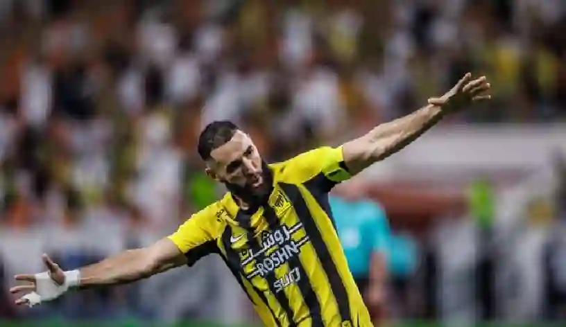 بنزيما يكشف أسرار الانتصار في اجتماع ناري مع نجوم الاتحاد