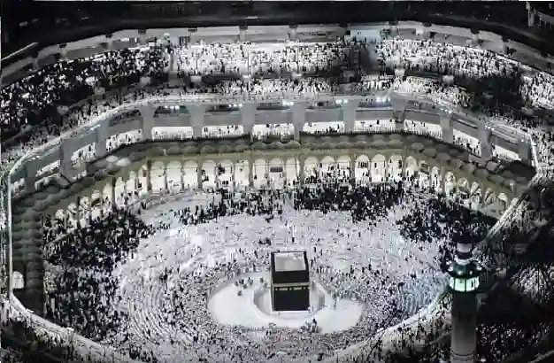 منع دخول المقيمين إلى مكة يدخل حيز التنفيذ