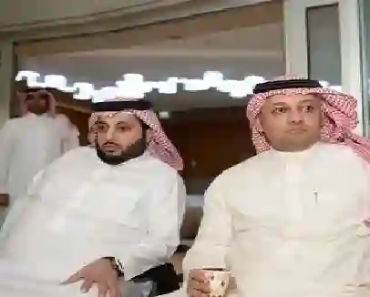 آل الشيخ يفجر الجدل مجددا
