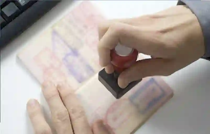 السعودية تطلق تأشيرة عمل مؤقتة مجانية للوافدين