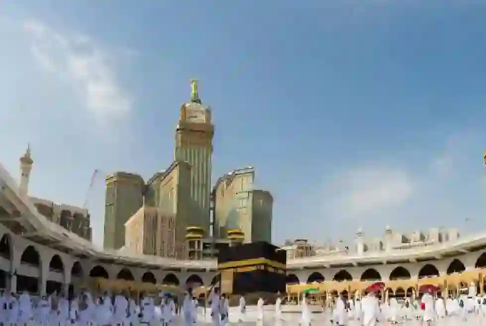 مرور مكة يعلن المسارات البديلة إلى المسجد الحرام