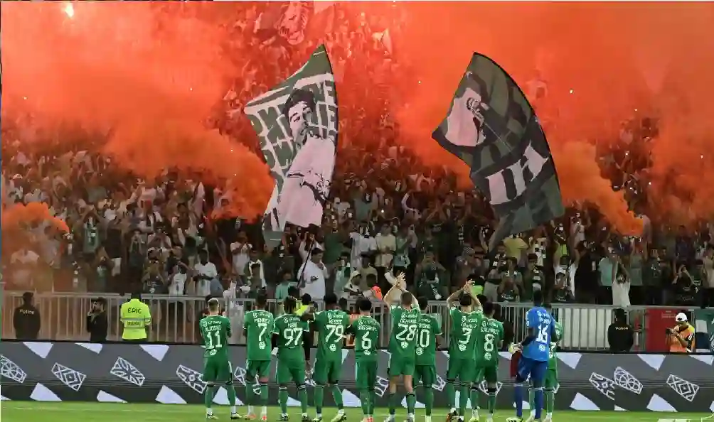 الأهلي السعودي يتخذ خطوة حاسمة لإنقاذ الموسم