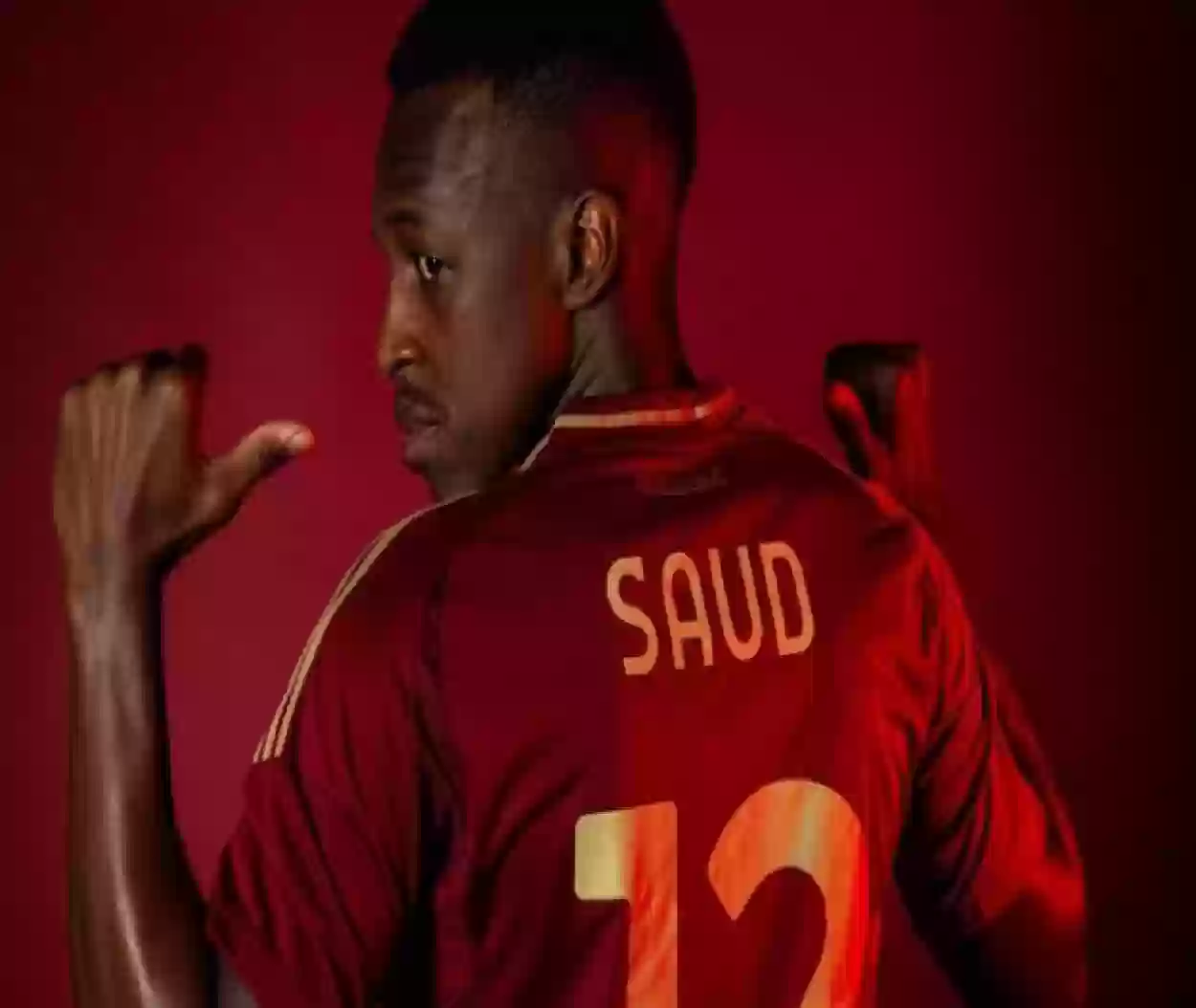 سعود عبدالحميد يتلقى دعم لاعبي الهلال في أول مباراة له مع روما