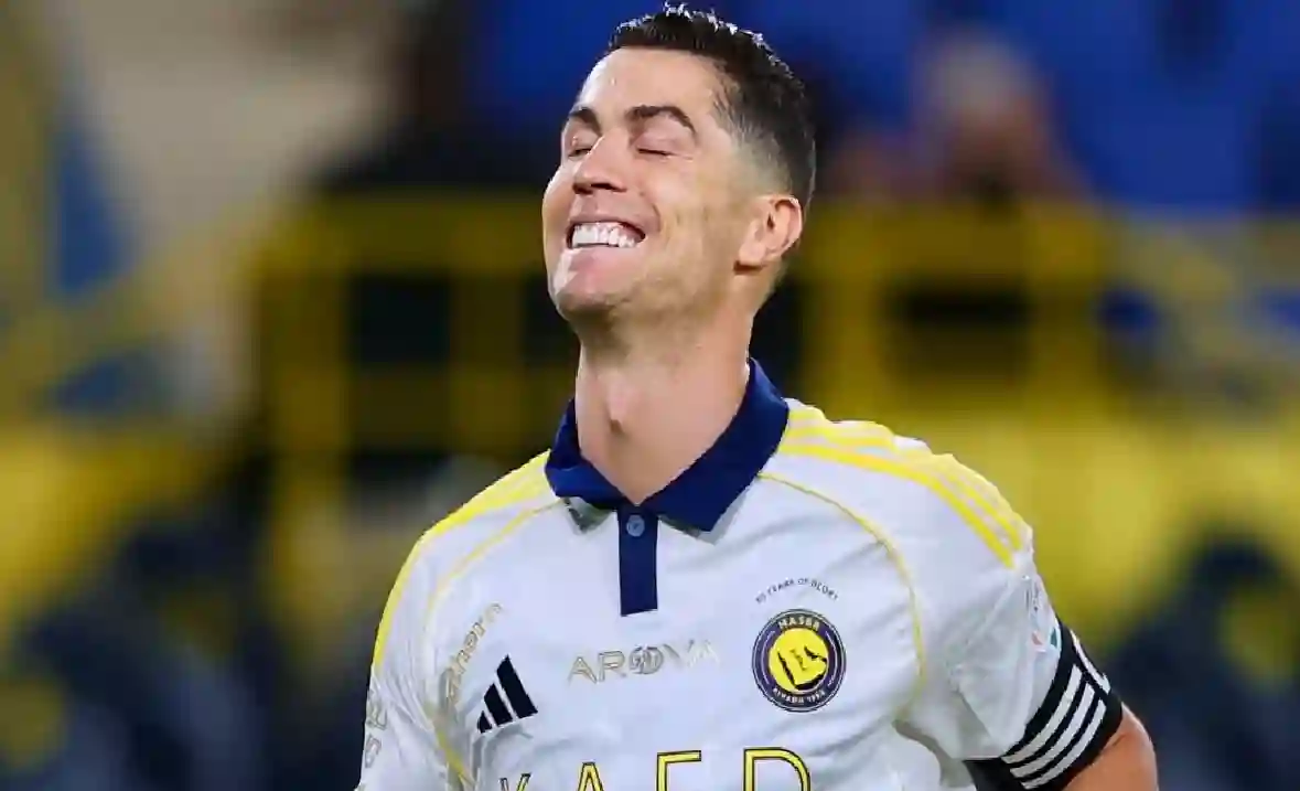 كريستيانو رونالدو يعلن رحيله المفاجئ عن النصر