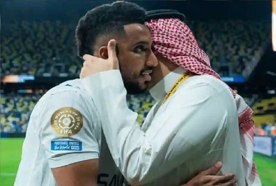 الهلال يحطم الأرقام ويكسب الذهب