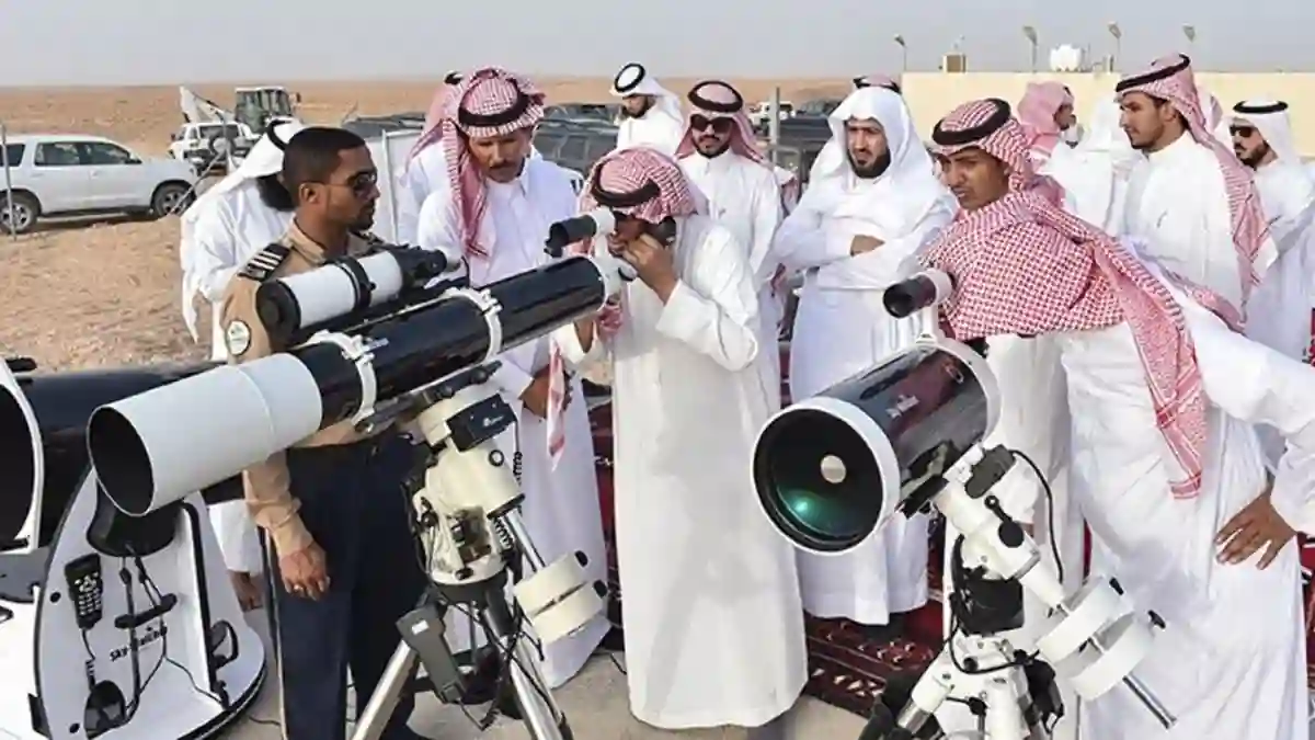 استطلاع الهلال