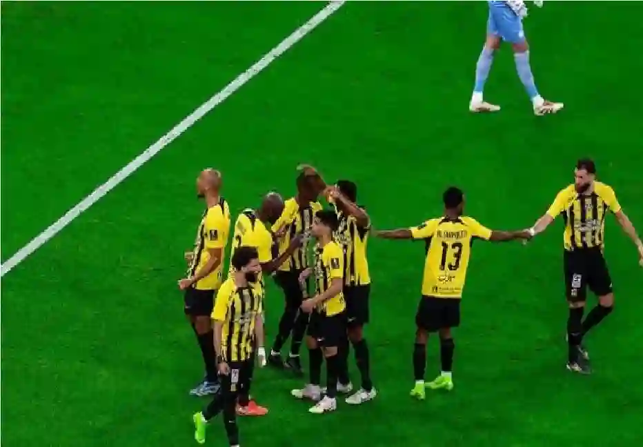 الجماهير تهتف باسم نجم الاتحاد في ليلة الوداع